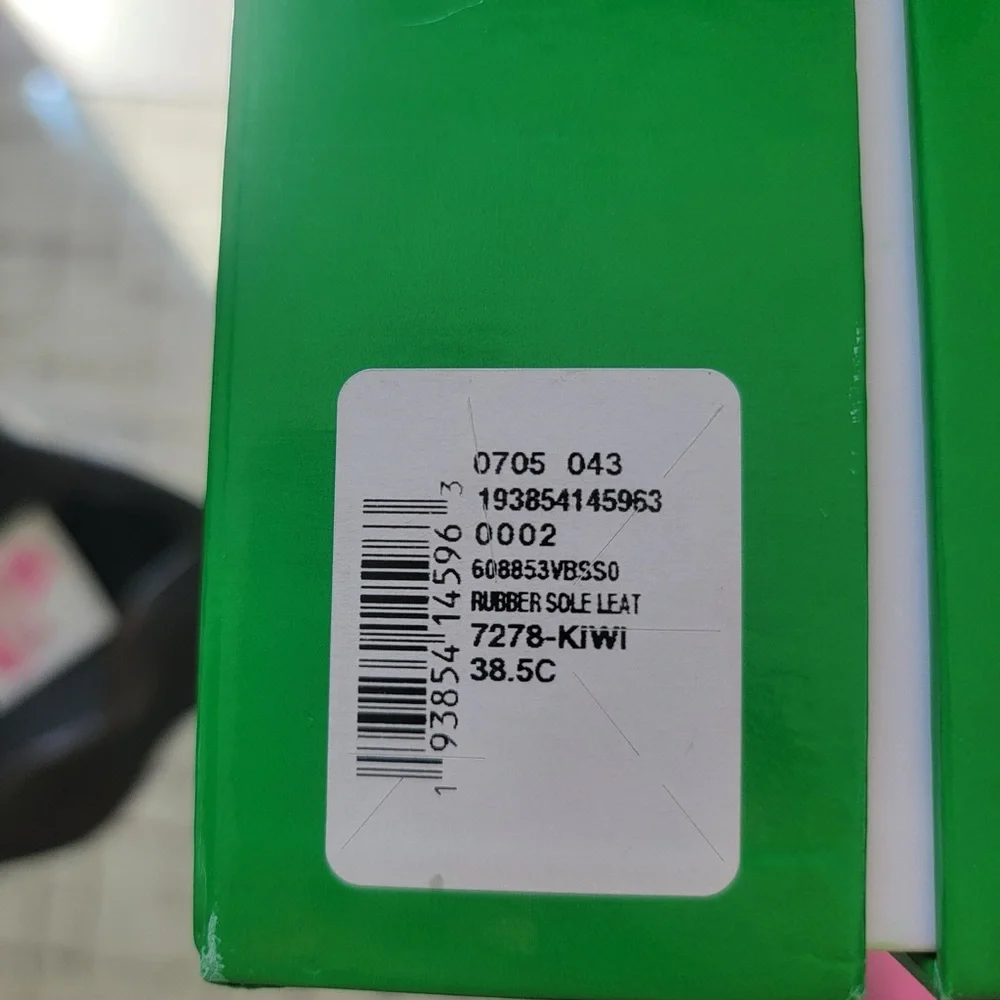 Bottega Veneta Lido Flat Leather Sandals - Picture 6 of 7